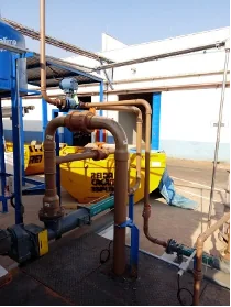 Rede de tubulações em instalação industrial externa