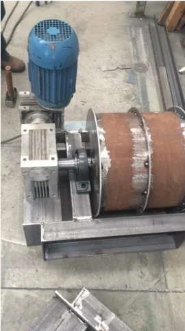 Conjunto de equipamentos e componentes industriais